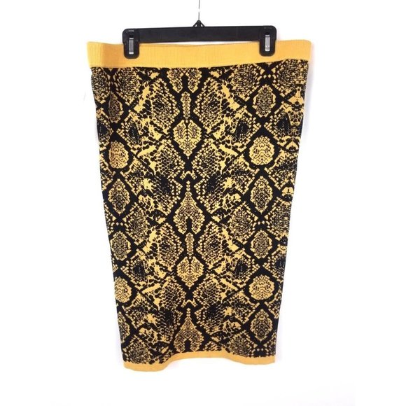 Fashion to Figure Dresses & Skirts - 3/$25 Fashion to Figure Size 1X Knit Skirt